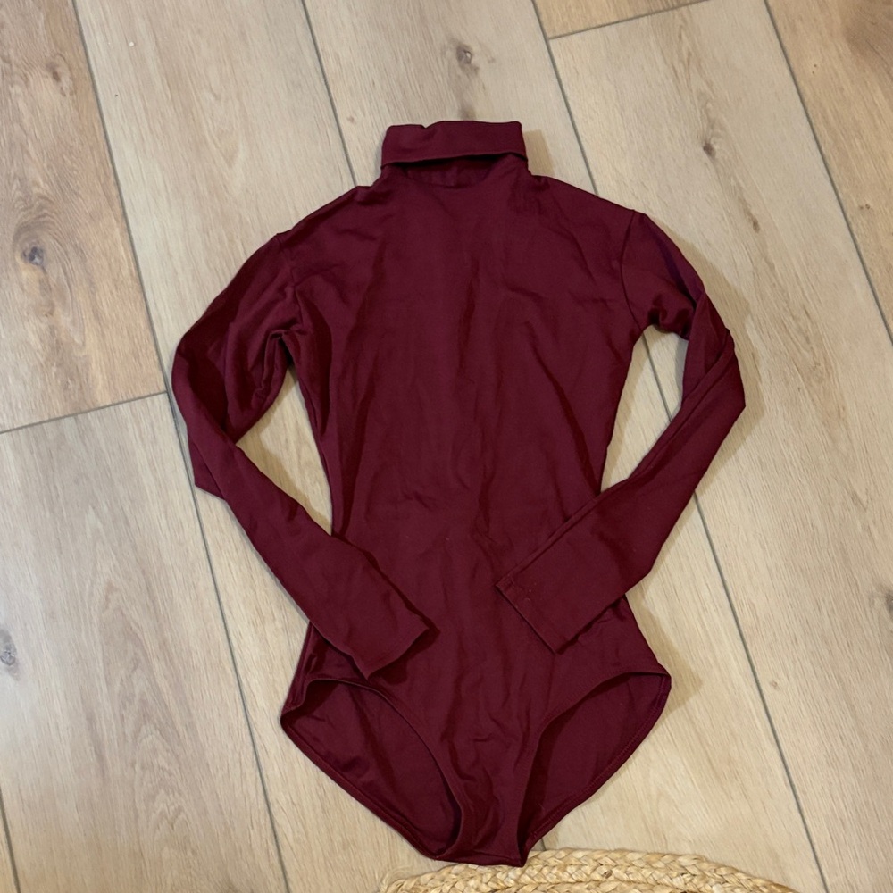 Capezio Burgundy Long Sleeve turtleneck leotard (full zip in back! Size M)